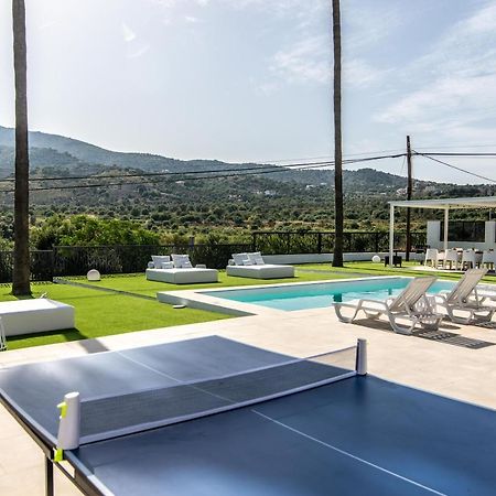 Palm Tree Villa - 5Bdr Paradise Pool / Chill Out Beds Torremolinos Bagian luar foto
