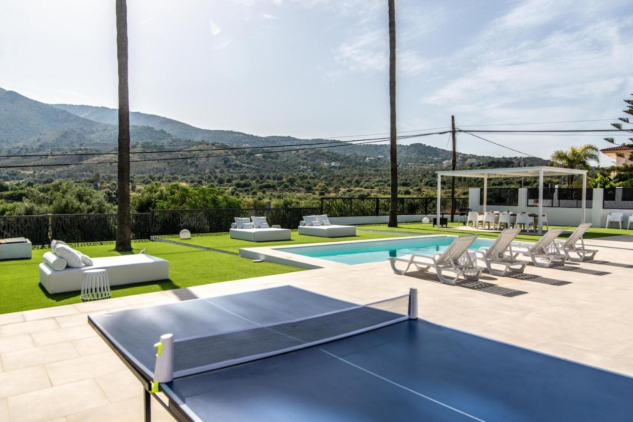 Palm Tree Villa - 5Bdr Paradise Pool / Chill Out Beds Torremolinos Bagian luar foto