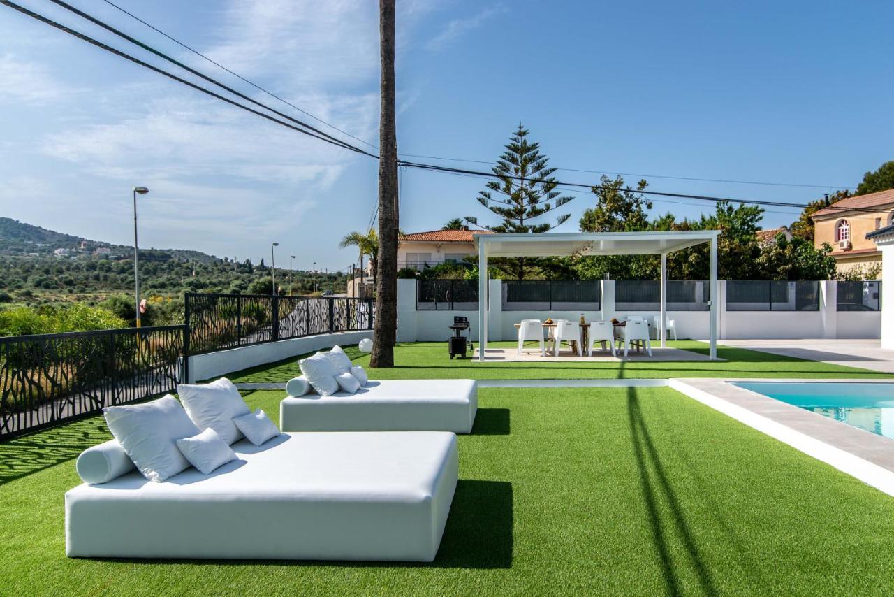 Palm Tree Villa - 5Bdr Paradise Pool / Chill Out Beds Torremolinos Bagian luar foto