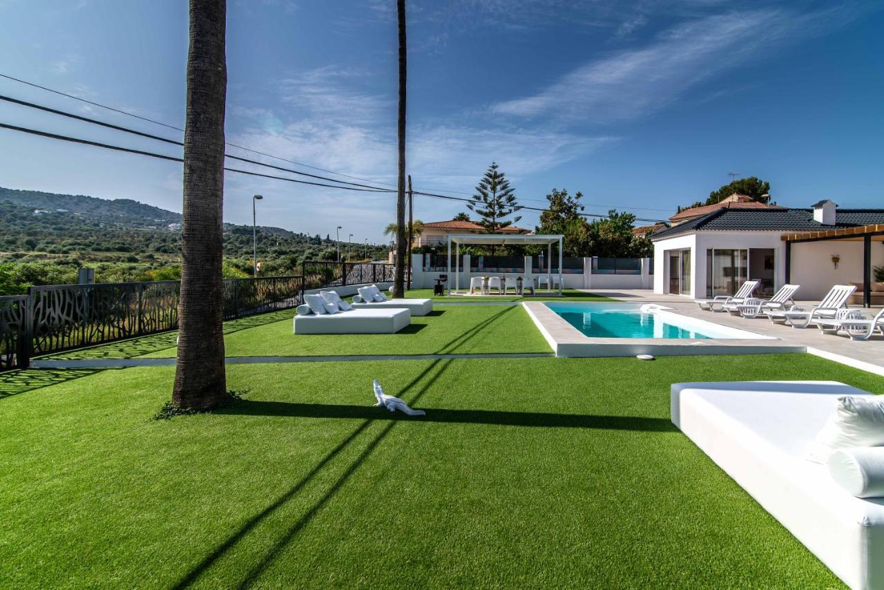 Palm Tree Villa - 5Bdr Paradise Pool / Chill Out Beds Torremolinos Bagian luar foto