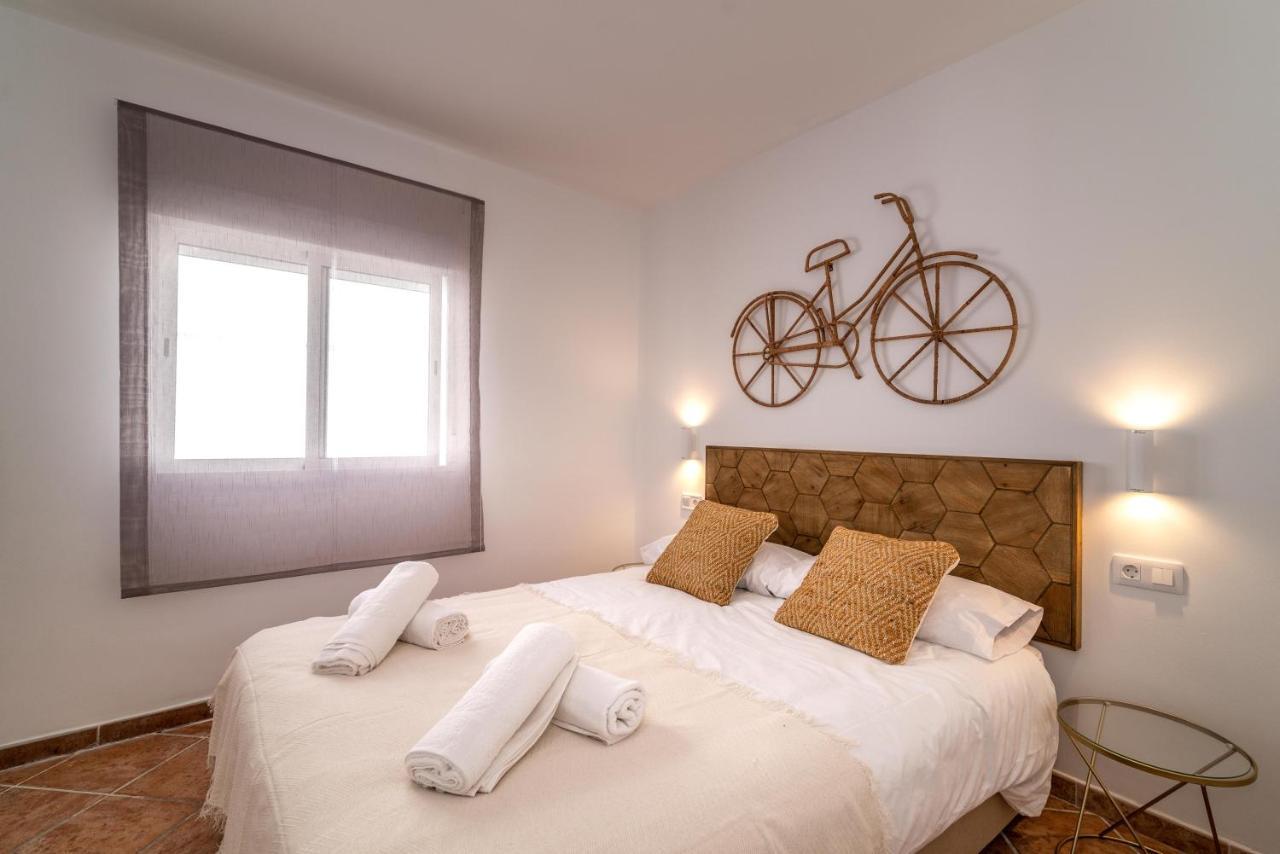 Palm Tree Villa - 5Bdr Paradise Pool / Chill Out Beds Torremolinos Bagian luar foto