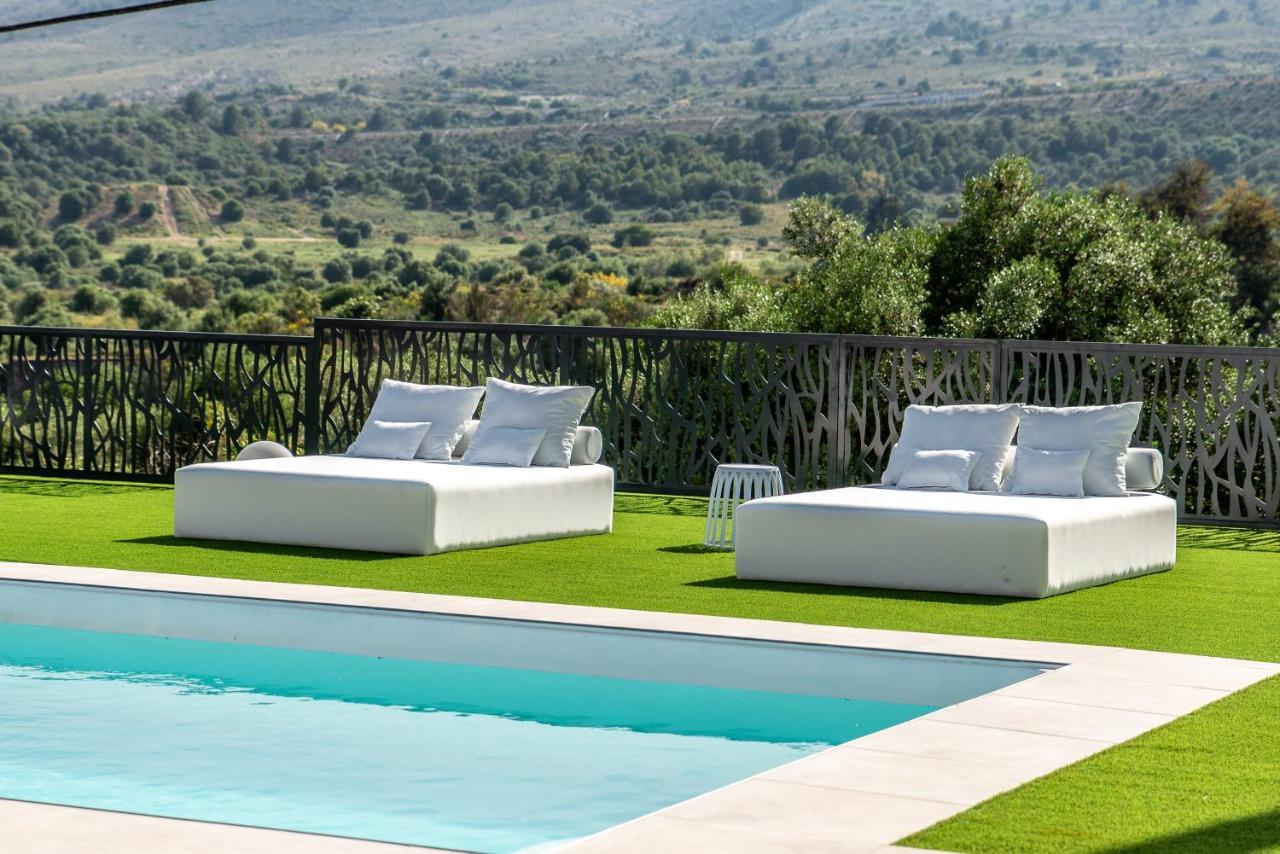 Palm Tree Villa - 5Bdr Paradise Pool / Chill Out Beds Torremolinos Bagian luar foto